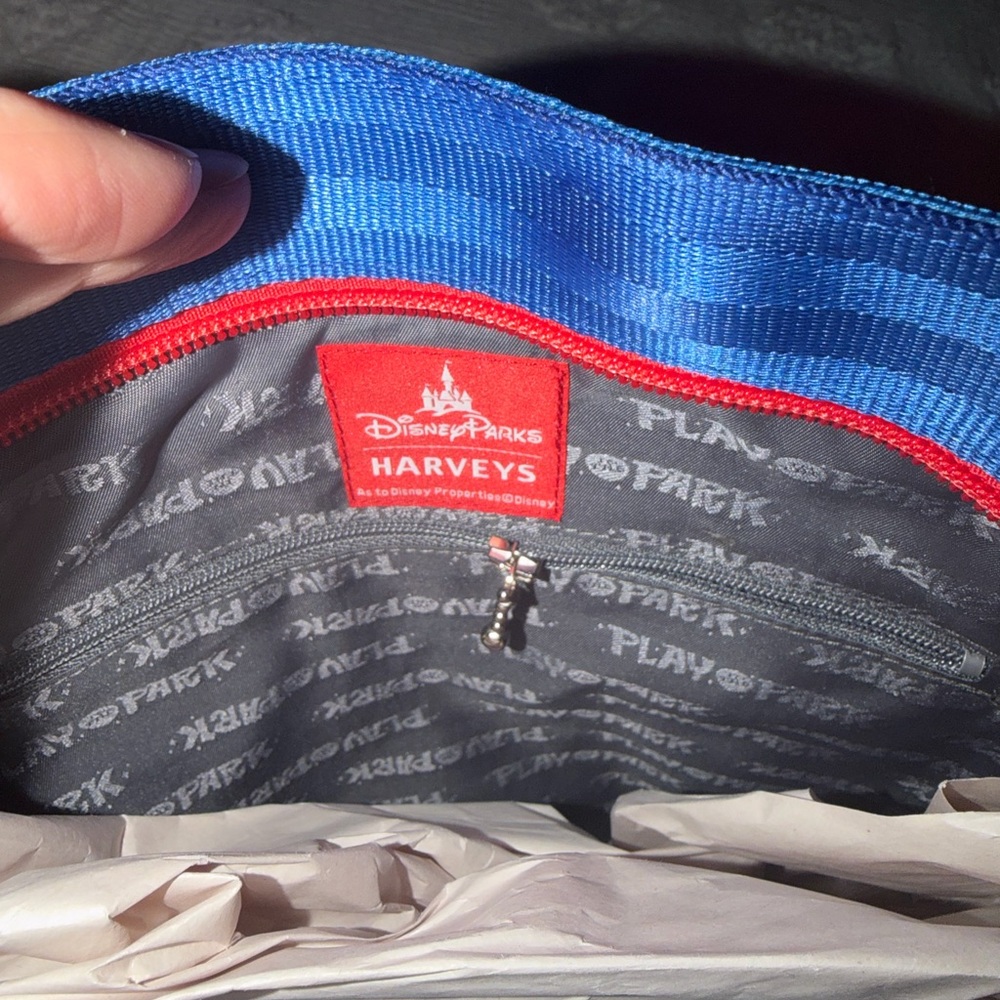 Disney Harvey's Play N' Park Crossbody Bag - Picture 5 of 9
